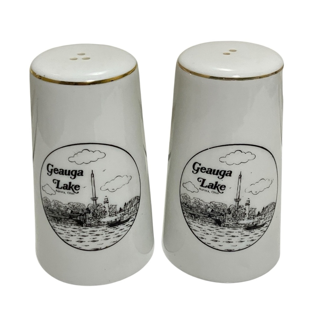 Vintage Geauga Lake Aurora Ohio Amusement Park Salt & Pepper Shakers